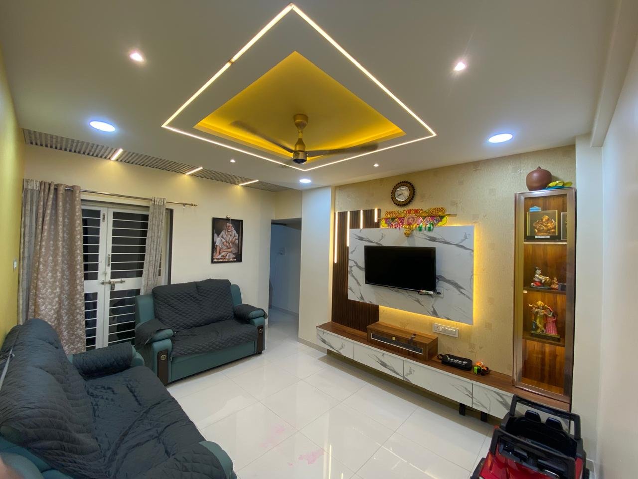 Modern Living Room & TV Console